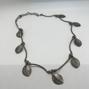 Vintage Leaf Motif Necklace – Unmarked Metal Dainty Antique Leaf‎ Charm Jewelry